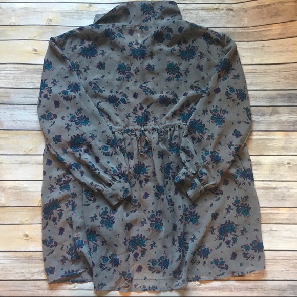 Free People • Grey Floral Button Up Tunic - Picture 8 of 8